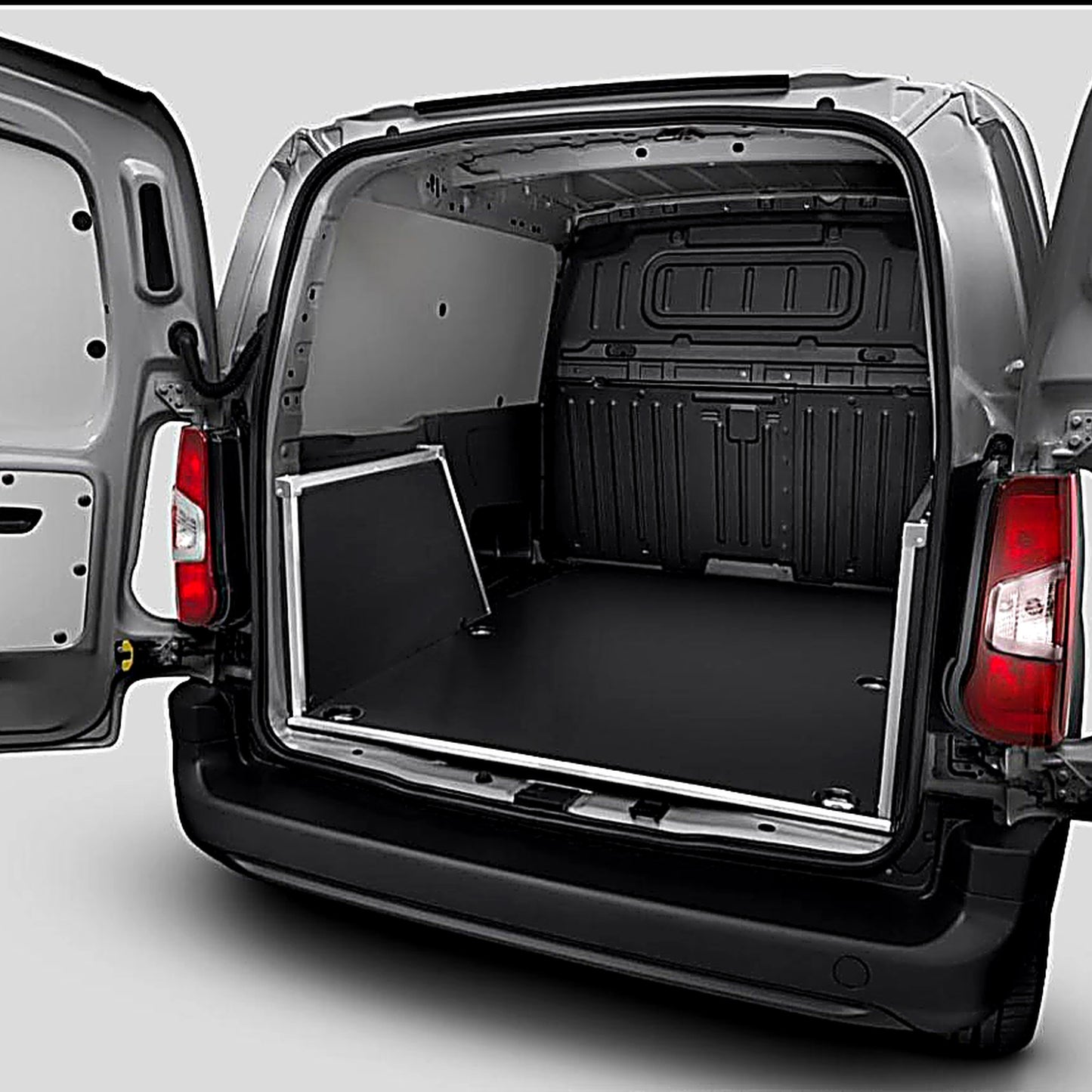 Kit complet polypro ou bois protection utilitaire Proace city, partner, berlingo, Combo, Doblo de Ugf distribué par Cachalo