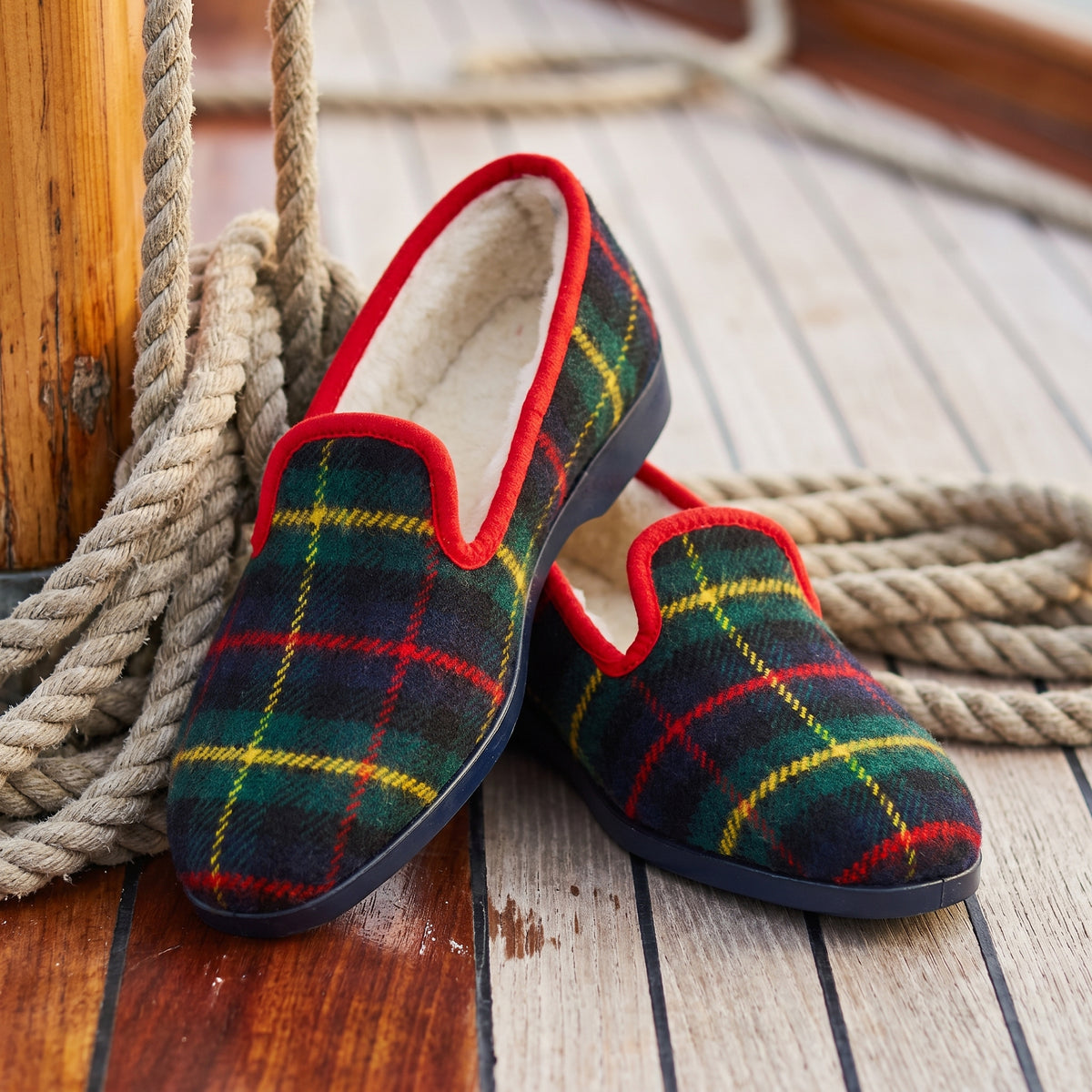 Charentaises Royal Marines tartan marine et vert doublées en laine naturelle